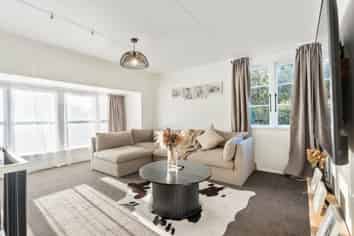 21 Hadfield Crescent, College Estate