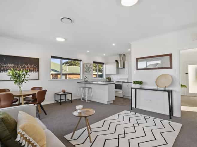 43 Isadore Road, Saint Clair