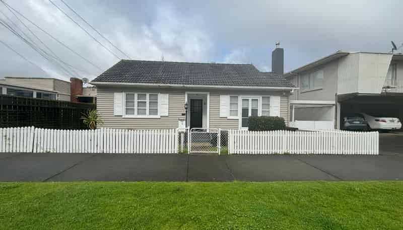 1A Lancing Road, Sandringham