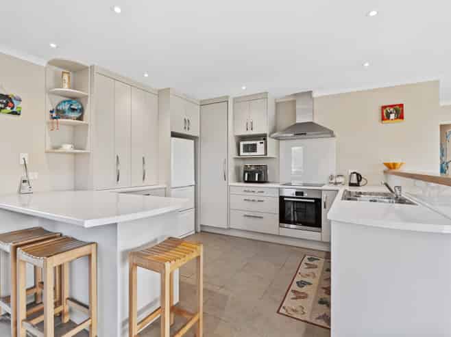 127 Marsden Bay Drive, One Tree Point