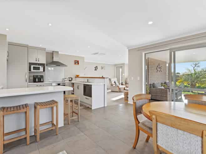 127 Marsden Bay Drive, One Tree Point