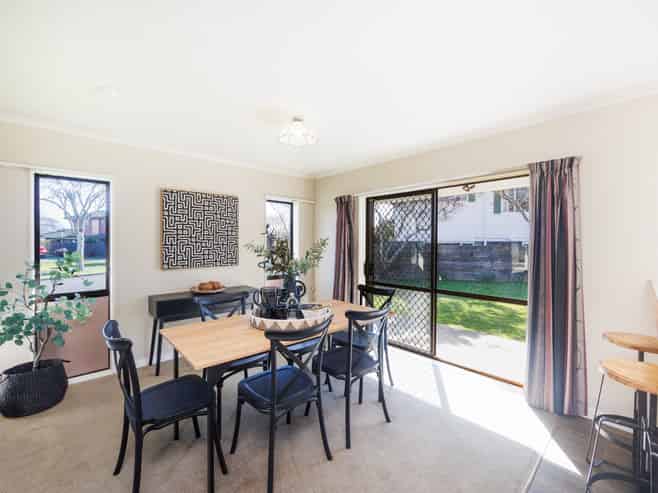 44 Chippendale Crescent, Highbury