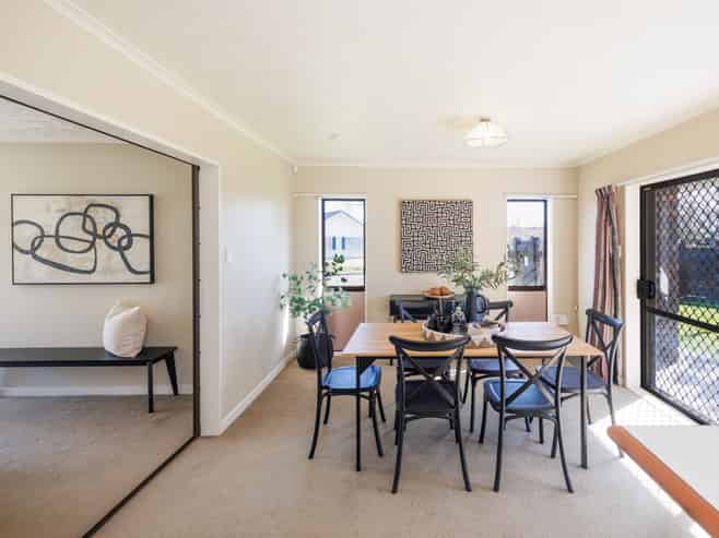 44 Chippendale Crescent, Highbury