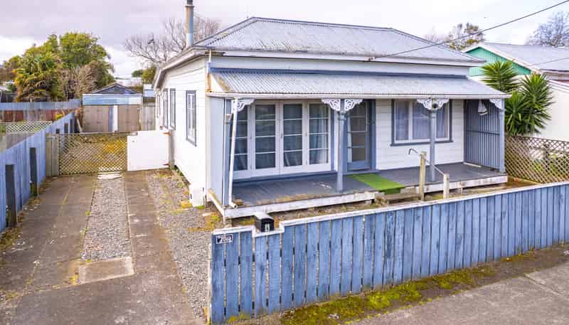 4 Lowther Street, Whanganui