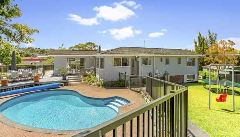Main House/4 Salamanca Road, Sunnynook