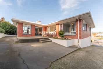 5 Hobbs Street, Waimataitai