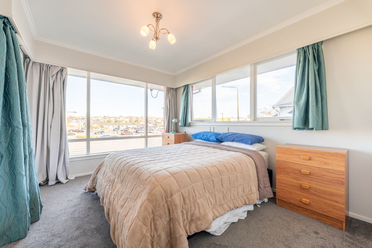 Convenient Location, Immediate Possession - Widok 6
