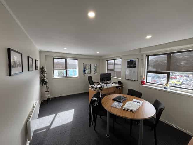 Compact Office Space with Great Accessibility