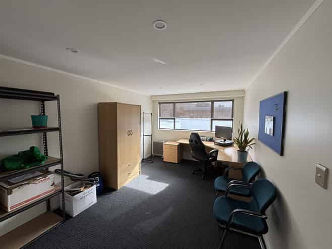 Compact Office Space with Great Accessibility