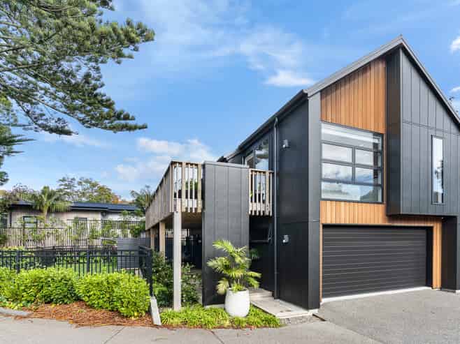 63 Brooklands Road, Brooklands