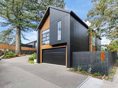 63 Brooklands Road, Brooklands