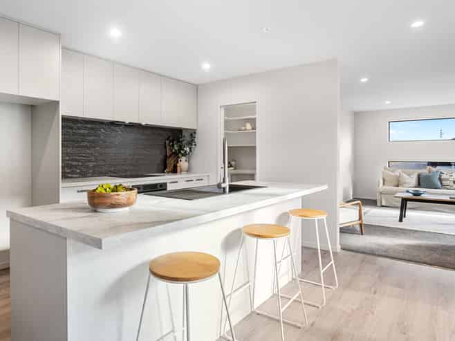 24 Cousins Street, Woodend