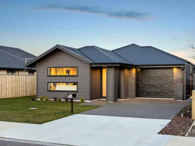 24 Cousins Street, Woodend
