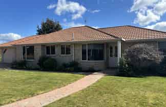 17 Maple Crescent, Richmond