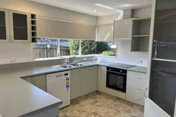 17 Maple Crescent, Richmond