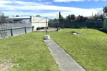 24 Clarence Cox Crescent, Pirimai