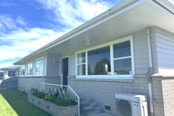24 Clarence Cox Crescent, Pirimai