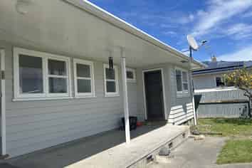 24 Clarence Cox Crescent, Pirimai