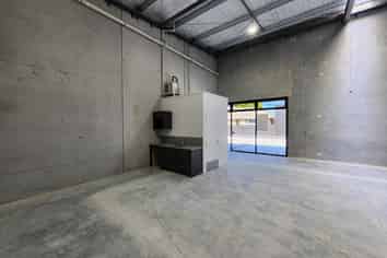 As New Industrial Unit in Middleton – 121sqm