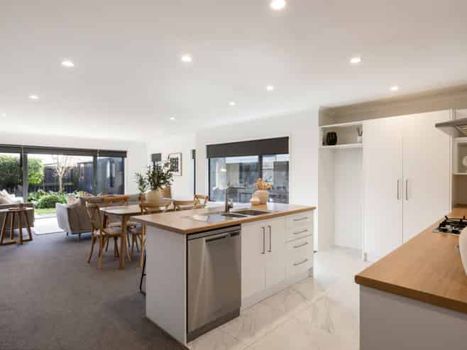 6 Capper Crescent, Chartwell
