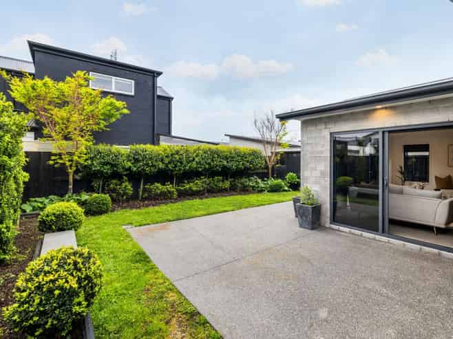 6 Capper Crescent, Chartwell