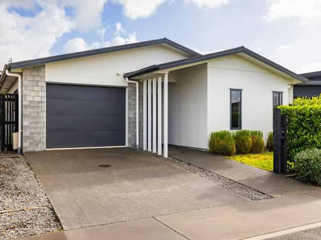 6 Capper Crescent, Chartwell
