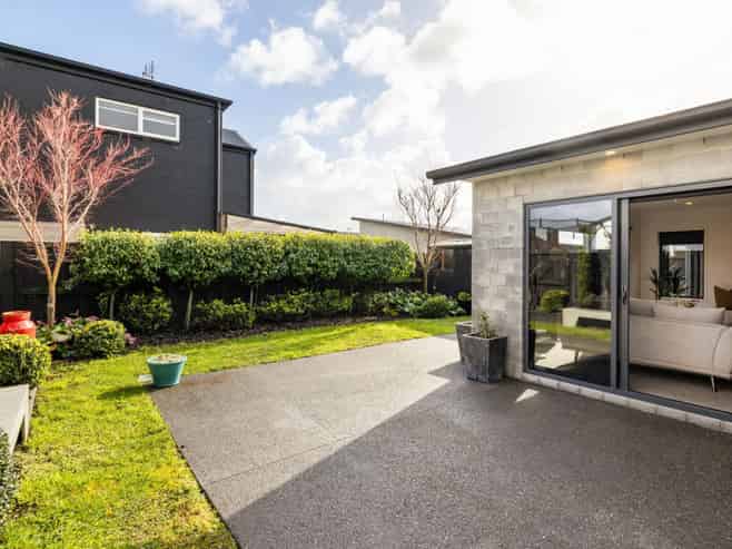 6 Capper Crescent, Chartwell