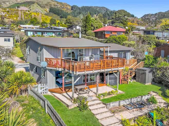9 Kowhatu Grove, Pohara