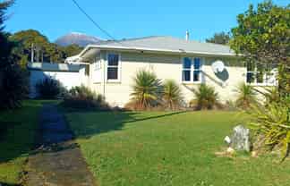 10 Muturimu Road, Haast