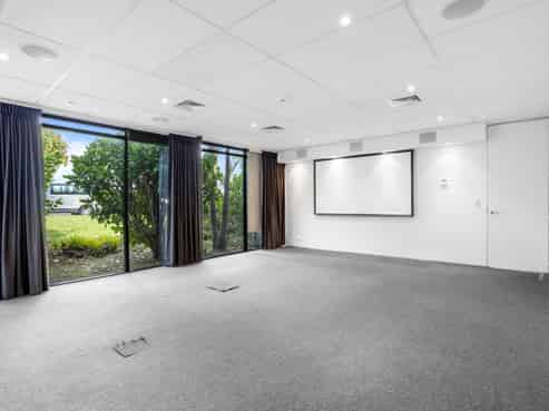 Stylish industrial in prime location