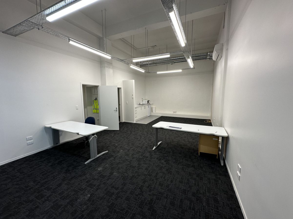 Compact office/retail in Willis House - Prikaz 4