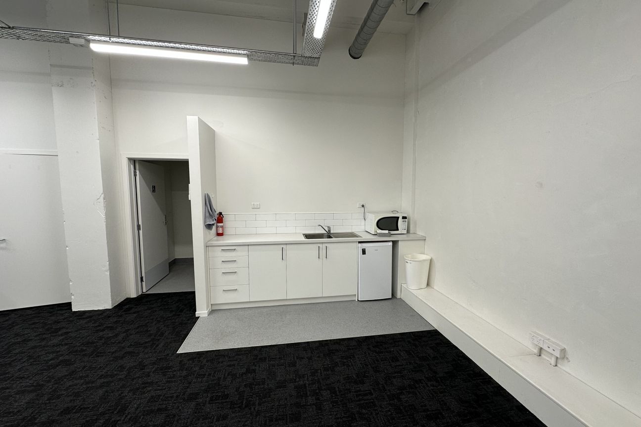 Compact office/retail in Willis House - Изглед 5