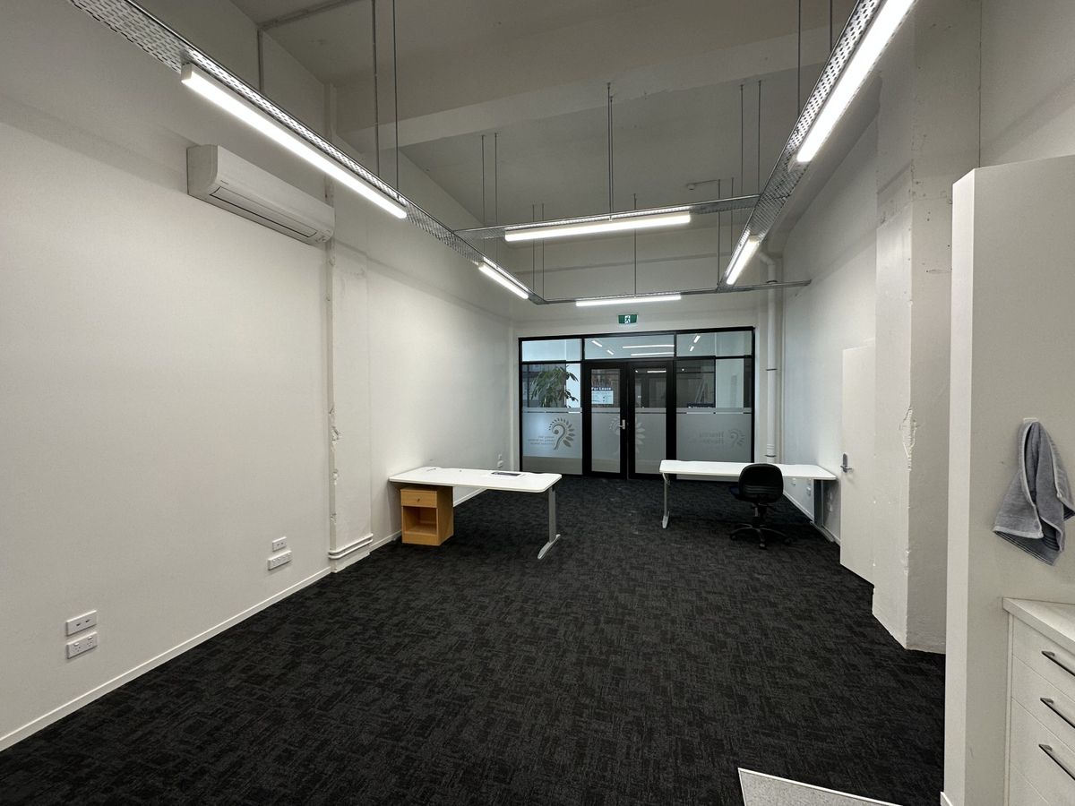 Compact office/retail in Willis House - Prikaz 6