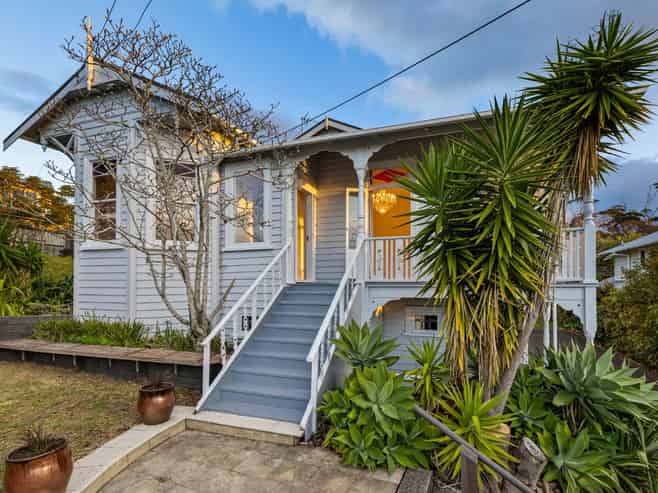 18 Springfield Road, Western Springs