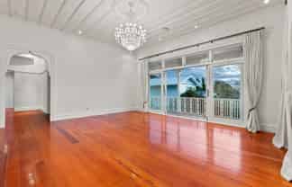 18 Springfield Road, Western Springs