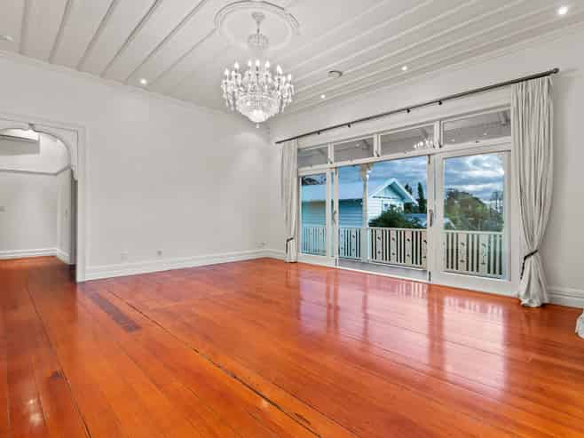 18 Springfield Road, Western Springs