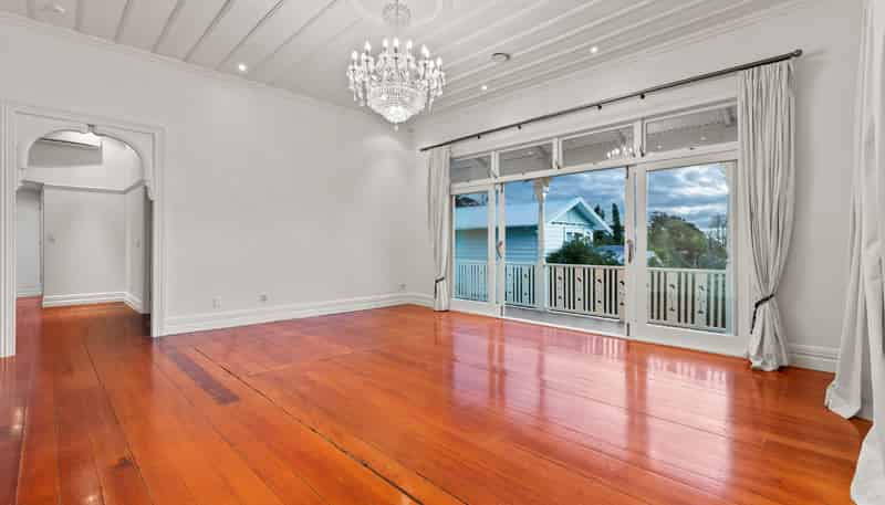 18 Springfield Road, Western Springs