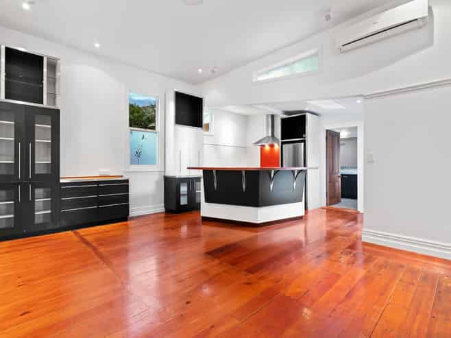 18 Springfield Road, Western Springs
