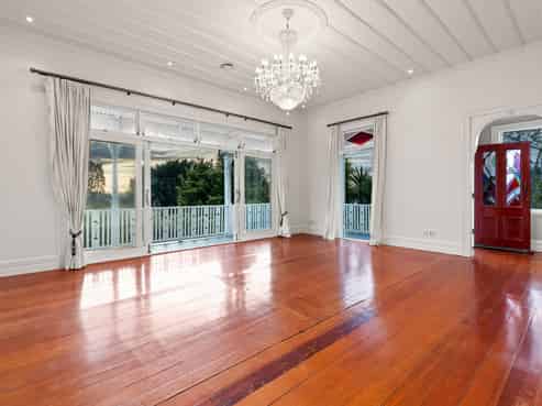 18 Springfield Road, Western Springs