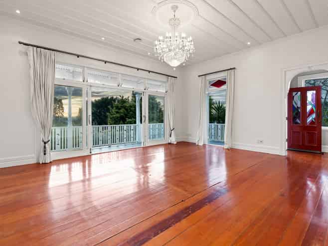 18 Springfield Road, Western Springs