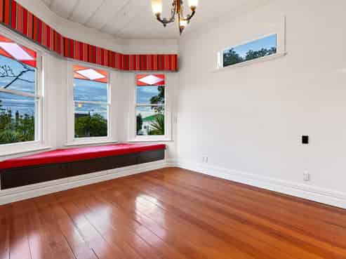18 Springfield Road, Western Springs