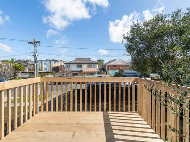 6 Kingsway Avenue, Sandringham