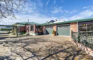 442 Queens Drive, WINDSOR