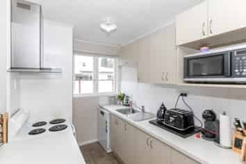18 Saxbys Road, Glenview