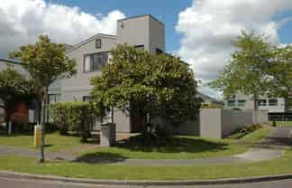 18 Faldo Drive, Golflands