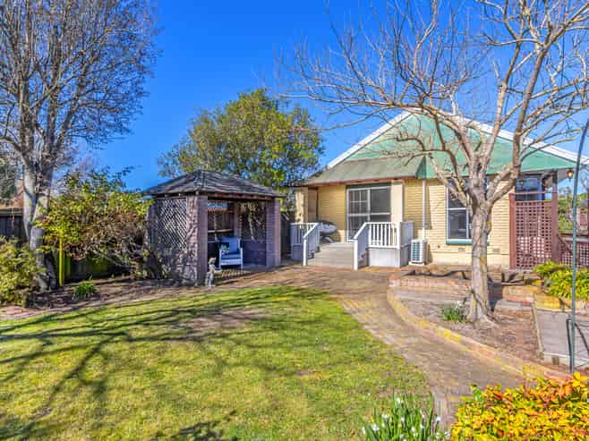 28 Gladstone Road, Woodend