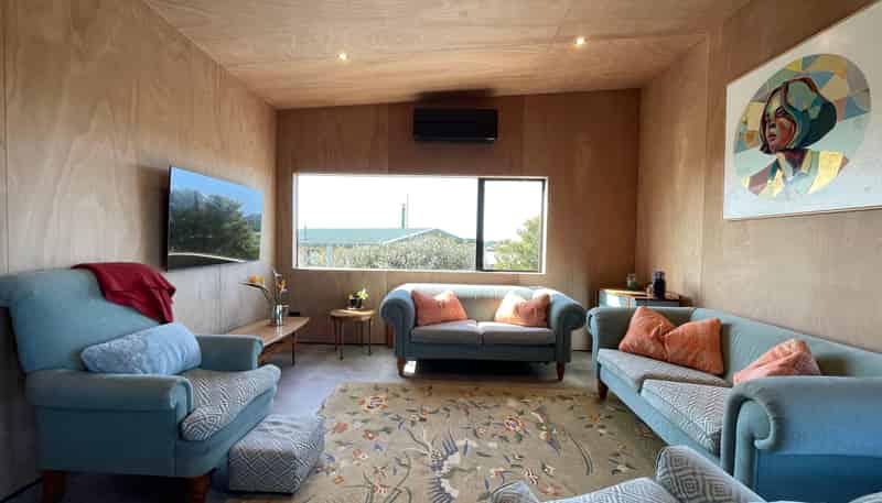 16  Burrell Road Extension, Oneroa