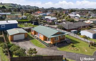 12 Carrick Robertson Place, Waihi