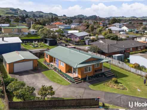 12 Carrick Robertson Place, Waihi