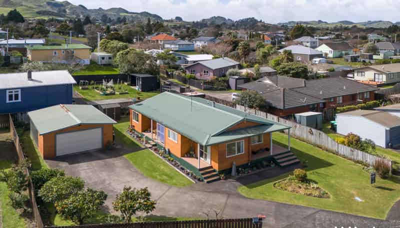 12 Carrick Robertson Place, Waihi